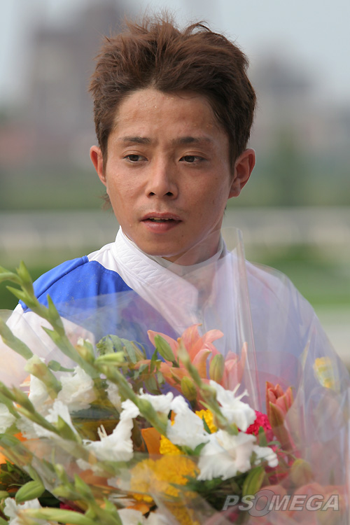 表彰式の岩田騎手